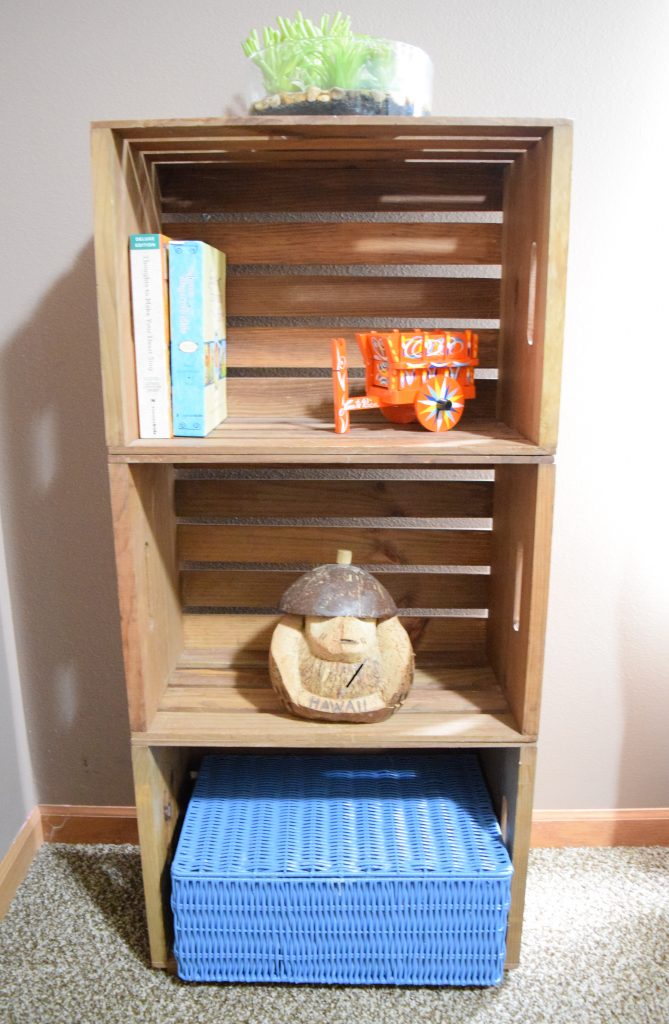 Simple DIY Project Crate Shelf