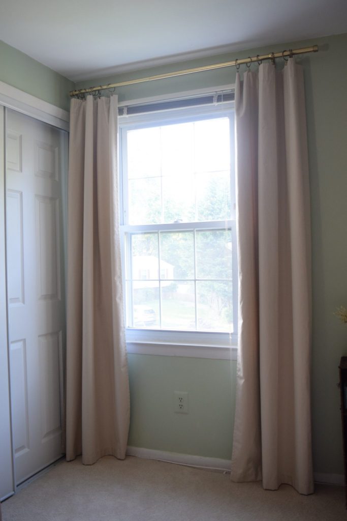 Curtains that graze or "kiss" the floor