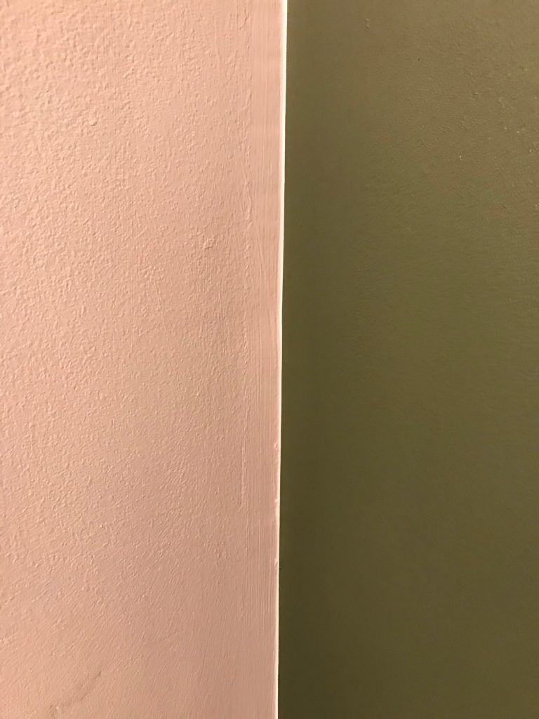linha perfeita de parede de Sotaque do canto